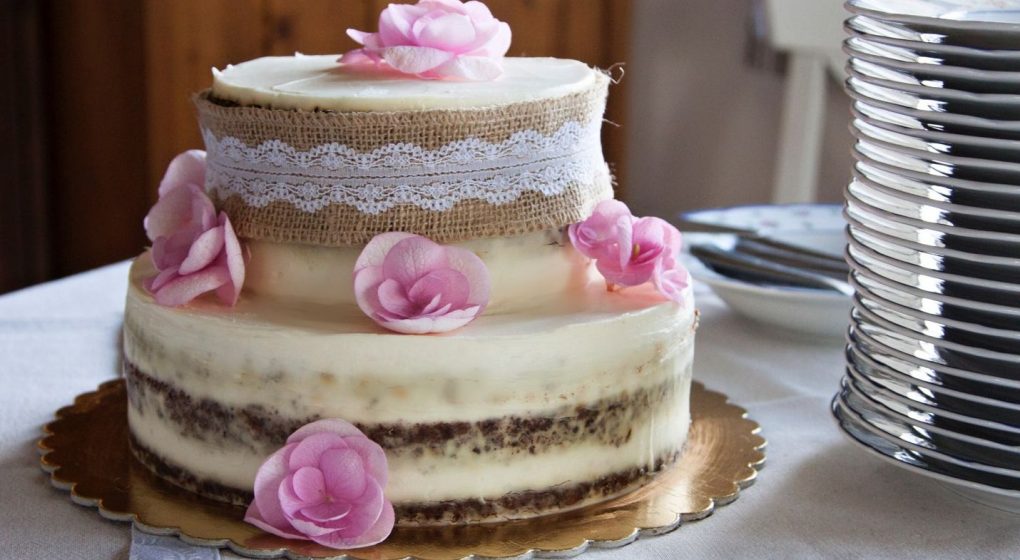 svatební naked cake dort Kolibřík
