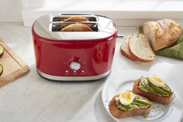 červený topinkovač kitchenaid