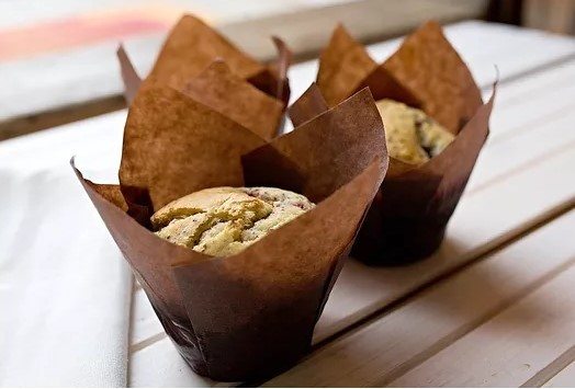 košíčky na muffiny z přírodního hnědého papíru