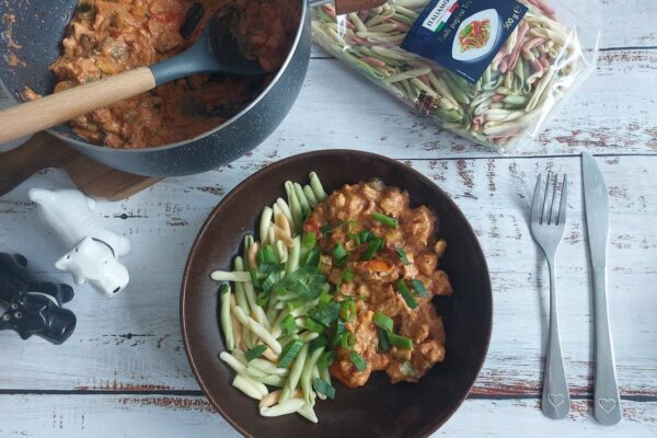 Marinované tofu s fusilli