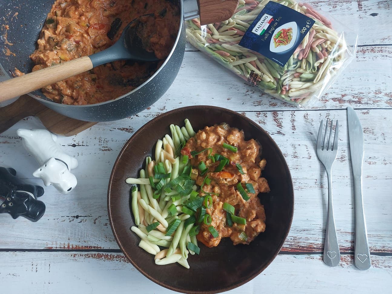 Marinované tofu s fusilli